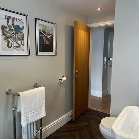 Church Walk View Apartment *