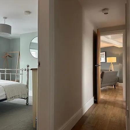 Church Walk View Apartment *